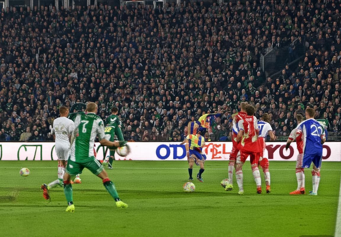 巴塞尔VS巴黎圣日耳曼：巅峰对决前瞻，战术火花与历史交锋(图1)