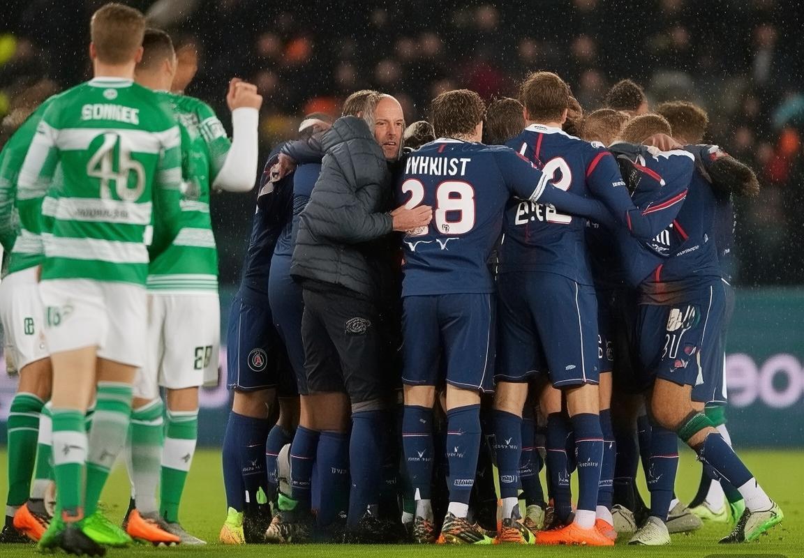 巴黎圣日耳曼VS凯尔特人：激战平局背后的团队力量与意志(图4)